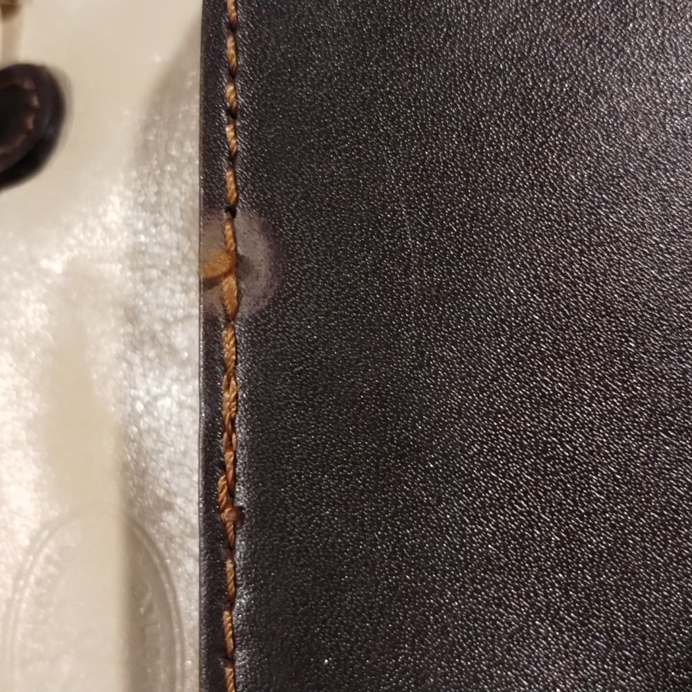 Shoulder bag a small fade mark at the bottom I good shape
